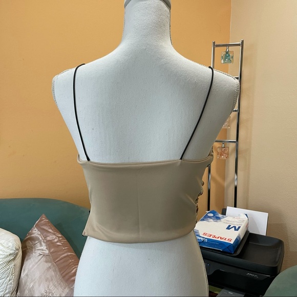 Sleeveless crop top with ribbed detail - Picture 2 of 3